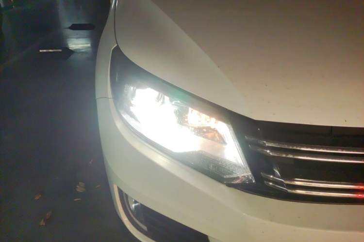 Used Volkswagen Tiguan 2016 300TSI Automatic Two-Wheel Drive Luxury Edition Right Front Headlight