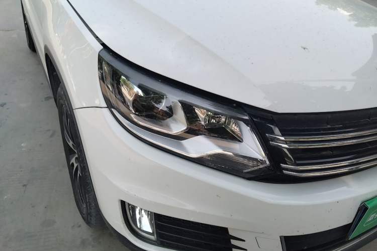 Used Volkswagen Tiguan 2016 300TSI Automatic Two-Wheel Drive Luxury Edition Right Front Headlight
