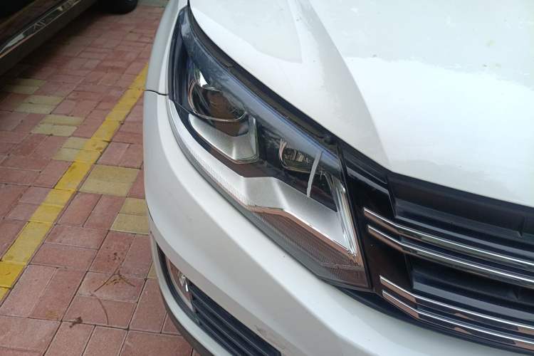 Used Volkswagen Tiguan 2016 300TSI Automatic Two-Wheel Drive Luxury Edition Right Front Headlight