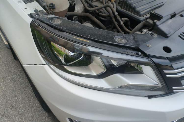 Used Volkswagen Tiguan 2016 280TSI Automatic Two-Wheel Drive Silk Road Comfort Edition Right Front Headlight