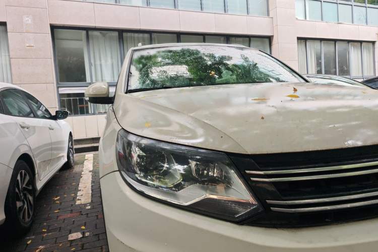Used Volkswagen Tiguan 2016 300TSI Automatic All-Wheel Drive Luxury Edition Right Front Headlight
