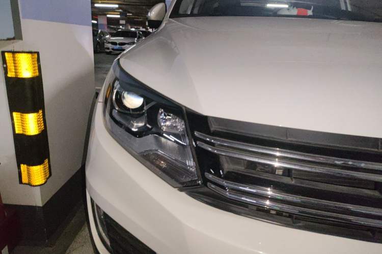 Used Volkswagen Tiguan 2016 280TSI Automatic Two-Wheel-Drive Silk Road Style Edition Right Front Headlight