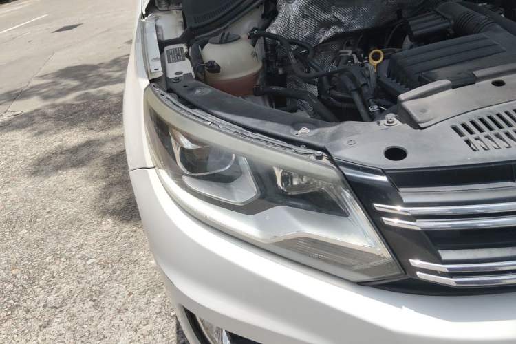 Used Volkswagen Tiguan 2016 280TSI Automatic Two-Wheel Drive Silk Road Comfort Edition Right Front Headlight