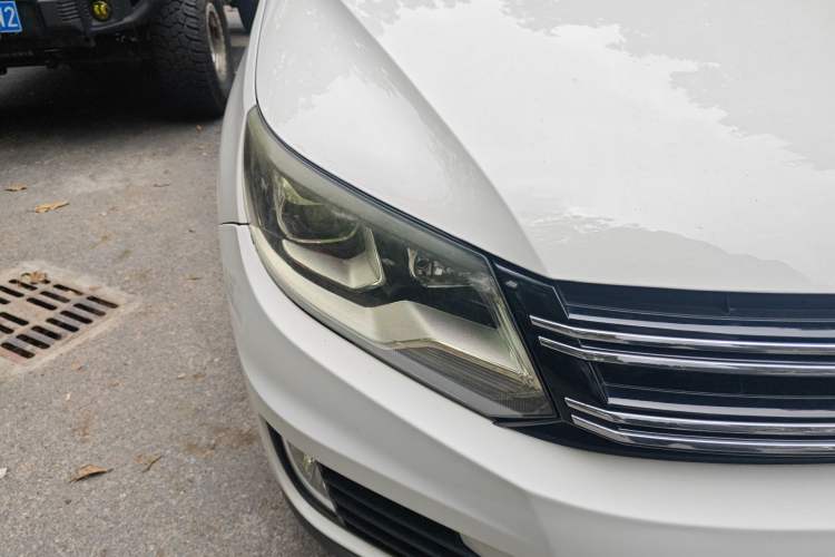 Used Volkswagen Tiguan 2016 300TSI Automatic Two-Wheel Drive Luxury Edition Right Front Headlight