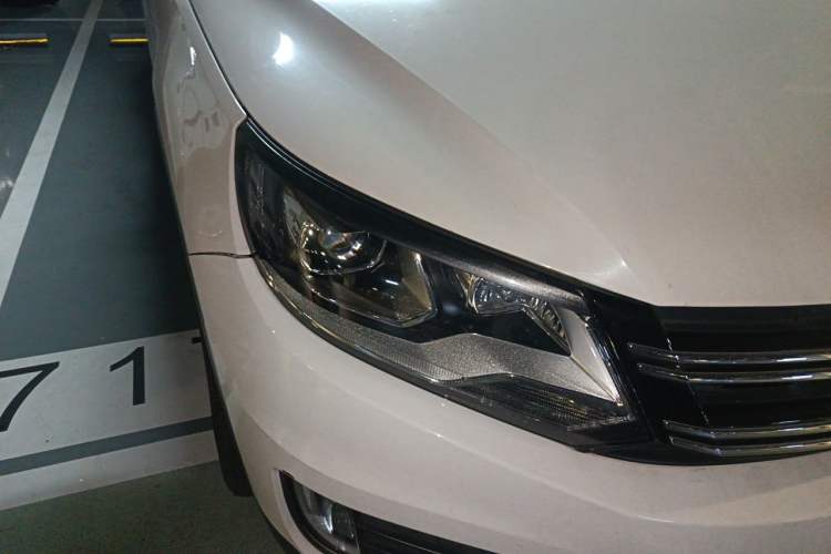 Used Volkswagen Tiguan 2016 280TSI Automatic Two-Wheel Drive Silk Road Comfort Edition Right Front Headlight