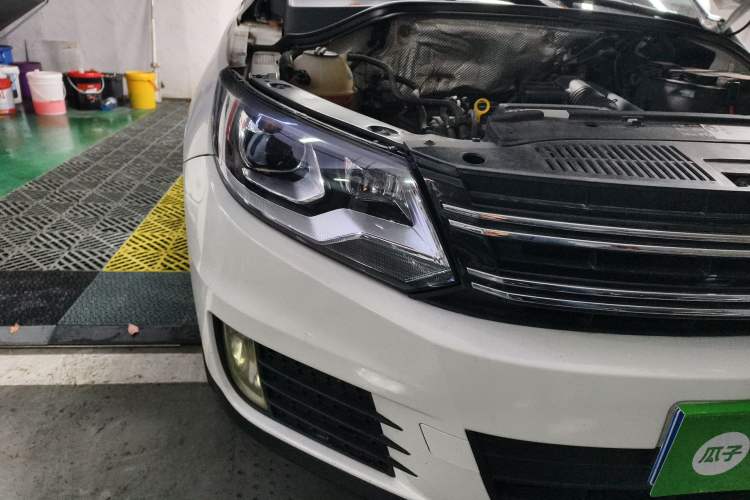 Used Volkswagen Tiguan 2016 280TSI Automatic Two-Wheel-Drive Silk Road Style Edition Right Front Headlight