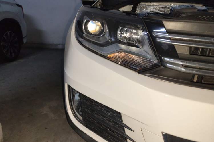 Used Volkswagen Tiguan 2016 280TSI Automatic Two-Wheel Drive Silk Road Comfort Edition Right Front Headlight