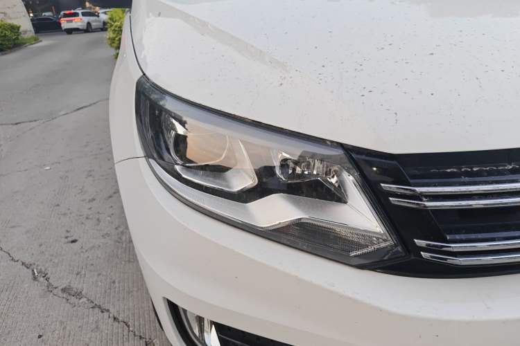 Used Volkswagen Tiguan 2016 280TSI Automatic Two-Wheel-Drive Silk Road Style Edition Right Front Headlight