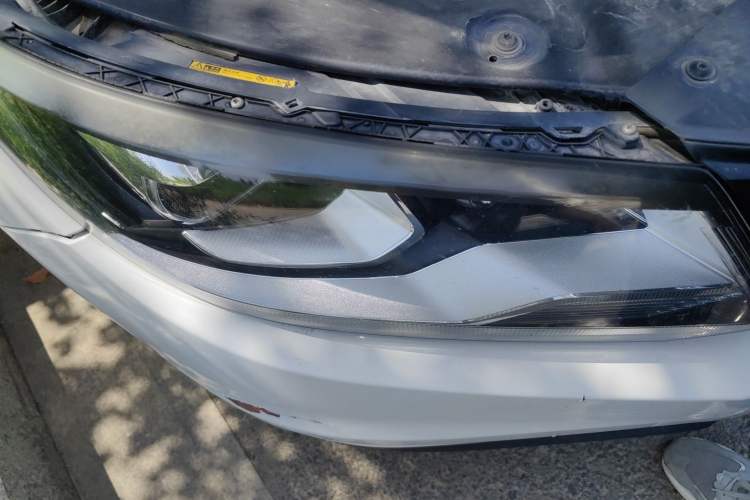 Used Volkswagen Tiguan 2016 280TSI Automatic Two-Wheel Drive Silk Road Comfort Edition Right Front Headlight