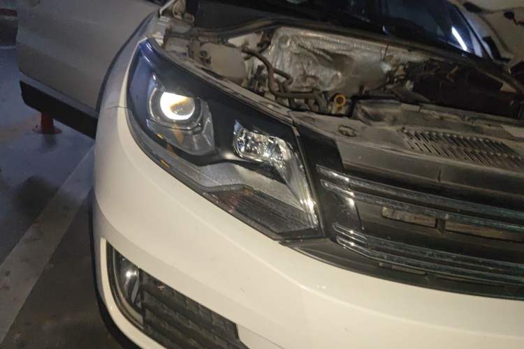 Used Volkswagen Tiguan 2016 280TSI Automatic Two-Wheel-Drive Silk Road Style Edition Right Front Headlight