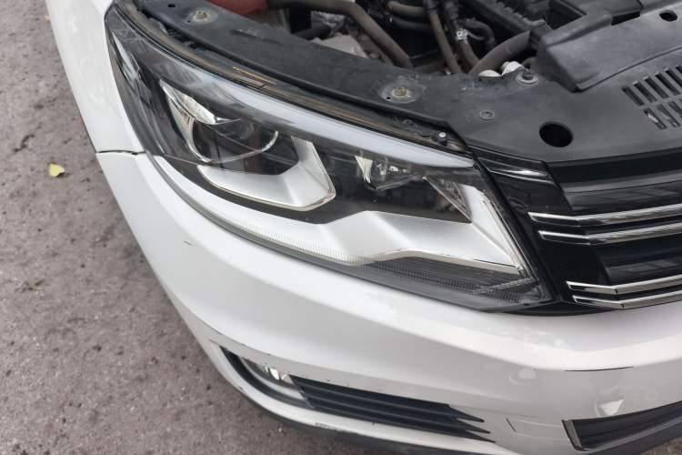 Used Volkswagen Tiguan 2016 280TSI Automatic Two-Wheel Drive Silk Road Comfort Edition Right Front Headlight