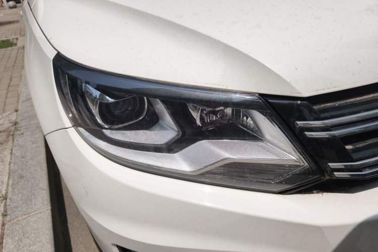 Used Volkswagen Tiguan 2016 280TSI Automatic Two-Wheel-Drive Silk Road Style Edition Right Front Headlight
