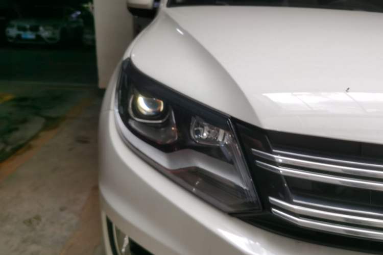 Used Volkswagen Tiguan 2016 300TSI Automatic Two-Wheel Drive Luxury Edition Right Front Headlight