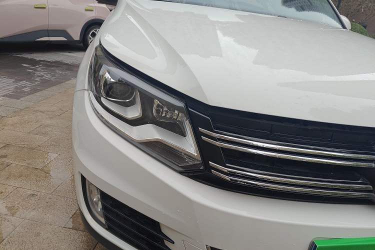 Used Volkswagen Tiguan 2016 300TSI Automatic All-Wheel Drive Fashion Vision Edition Right Front Headlight