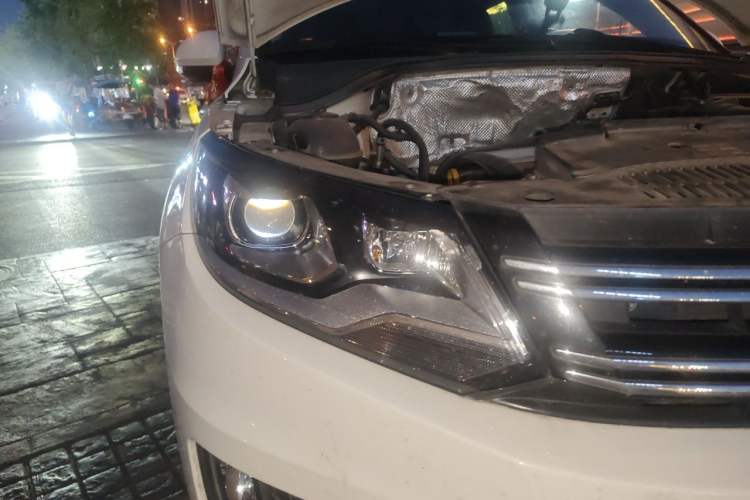Used Volkswagen Tiguan 2016 300TSI Automatic Two-Wheel Drive Trend Edition Right Front Headlight