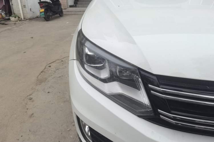 Used Volkswagen Tiguan 2016 300TSI Automatic Two-Wheel Drive Trend Edition Right Front Headlight