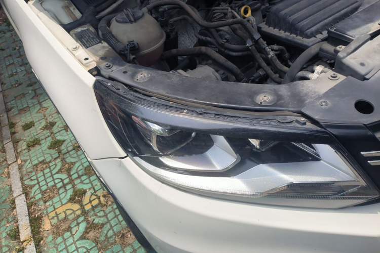 Used Volkswagen Tiguan 2016 280TSI Automatic Two-Wheel Drive Silk Road Comfort Edition Right Front Headlight