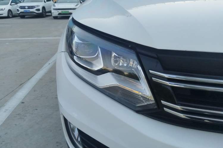 Used Volkswagen Tiguan 2016 300TSI Automatic Two-Wheel Drive Comfort Edition Right Front Headlight