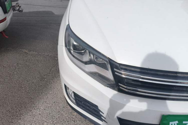 Used Volkswagen Tiguan 2016 300TSI Automatic Two-Wheel Drive Trend Edition Right Front Headlight
