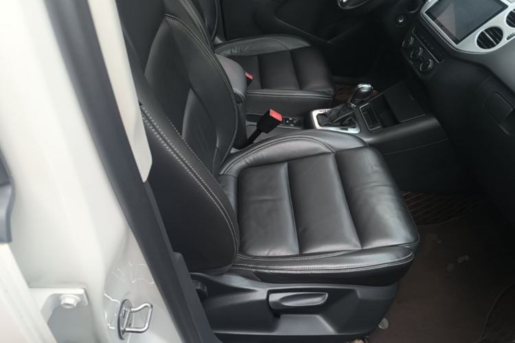 Used Volkswagen Tiguan 2016 280TSI Automatic Two-Wheel Drive Silk Road Comfort Edition Right Front Seat