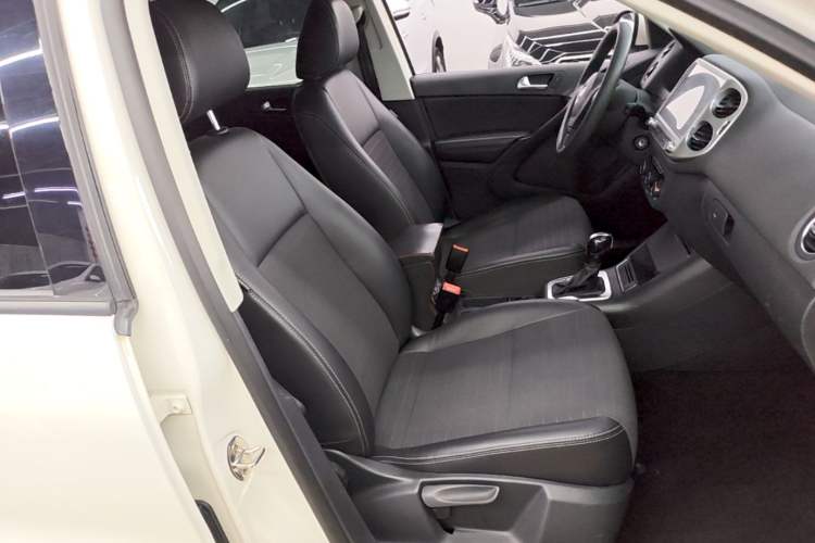 Used Volkswagen Tiguan 2016 300TSI Automatic Two-Wheel Drive Trend Edition Right Front Seat