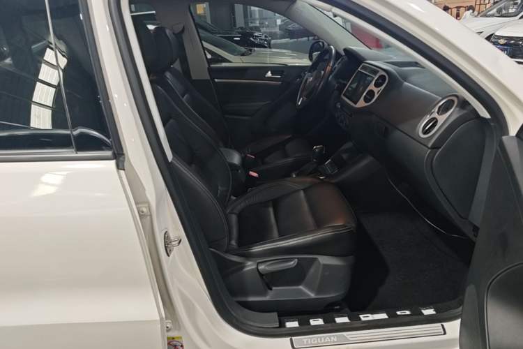 Used Volkswagen Tiguan 2016 280TSI Automatic Two-Wheel Drive Silk Road Comfort Edition Right Front Seat