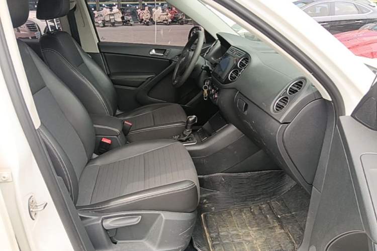 Used Volkswagen Tiguan 2016 280TSI Automatic Two-Wheel-Drive Silk Road Style Edition Right Front Seat