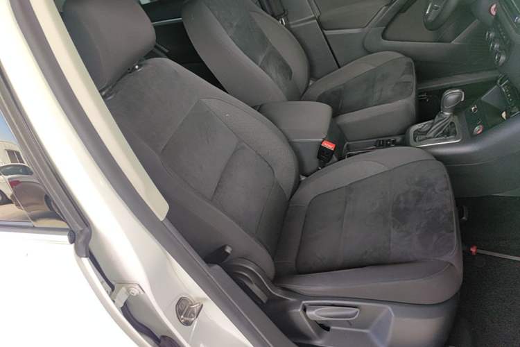 Used Volkswagen Tiguan 2016 2.0 TSI Four-Wheel Drive Standard Version Right Front Seat