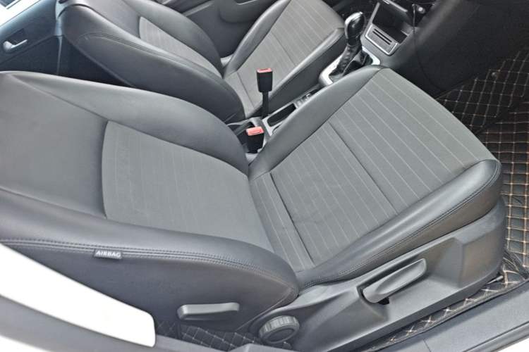 Used Volkswagen Tiguan 2016 300TSI Automatic Two-Wheel Drive Trend Edition Right Front Seat