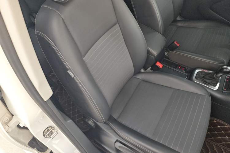 Used Volkswagen Tiguan 2016 280TSI Automatic Two-Wheel-Drive Silk Road Style Edition Right Front Seat