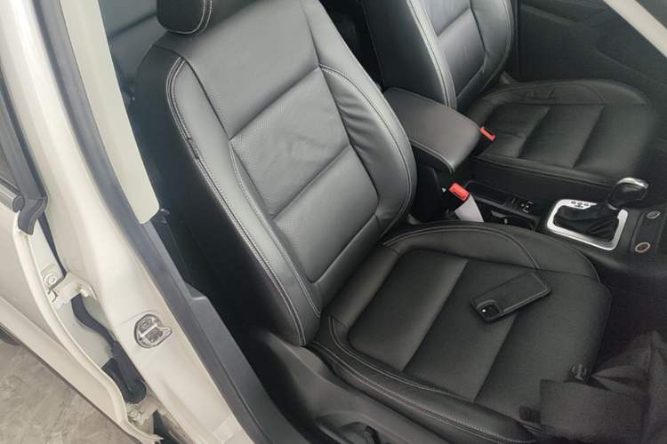 Used Volkswagen Tiguan 2016 300TSI Automatic Two-Wheel Drive Luxury Edition Right Front Seat
