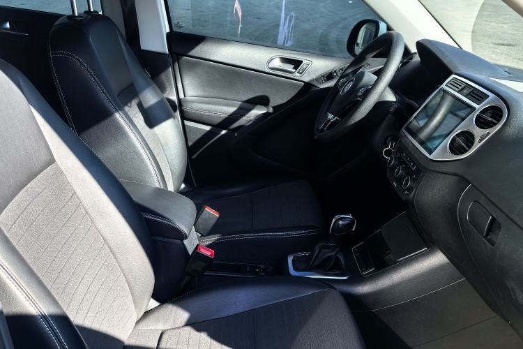 Used Volkswagen Tiguan 2016 280TSI Automatic Two-Wheel-Drive Silk Road Style Edition Right Front Seat