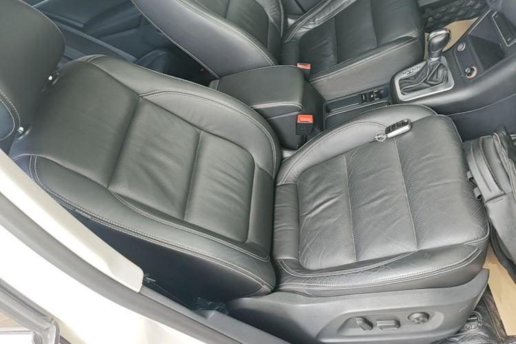 Used Volkswagen Tiguan 2016 300TSI Automatic Two-Wheel Drive Luxury Edition Right Front Seat