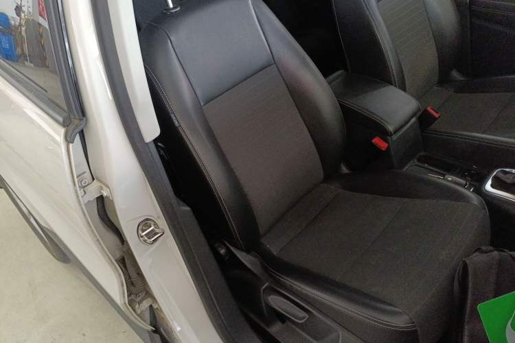 Used Volkswagen Tiguan 2016 280TSI Automatic Two-Wheel-Drive Silk Road Style Edition Right Front Seat