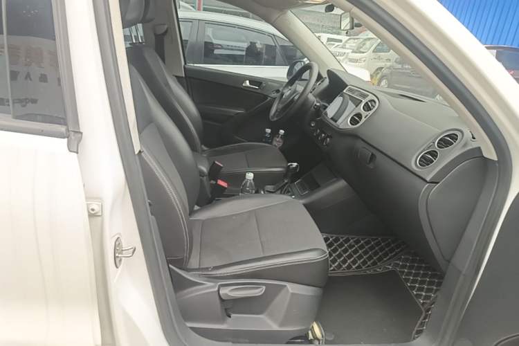 Used Volkswagen Tiguan 2016 280TSI Automatic Two-Wheel-Drive Silk Road Style Edition Right Front Seat