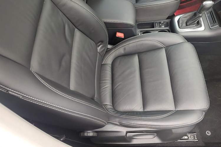 Used Volkswagen Tiguan 2016 280TSI Automatic Two-Wheel Drive Silk Road Comfort Edition Right Front Seat