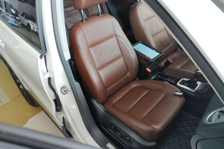 Used Volkswagen Tiguan 2016 300TSI Automatic Two-Wheel Drive Luxury Edition Right Front Seat