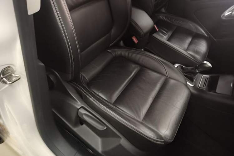 Used Volkswagen Tiguan 2016 280TSI Automatic Two-Wheel Drive Silk Road Comfort Edition Right Front Seat