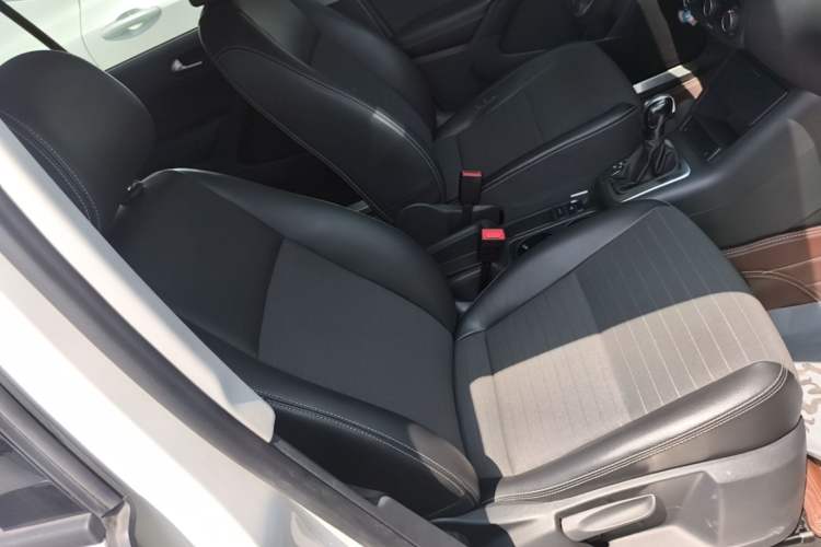 Used Volkswagen Tiguan 2016 300TSI Automatic Two-Wheel Drive Trend Edition Right Front Seat