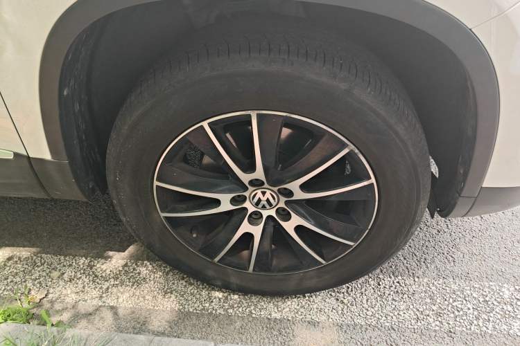 Used Volkswagen Tiguan 2016 300TSI Automatic Two-Wheel Drive Luxury Edition Right Front Wheel Hub