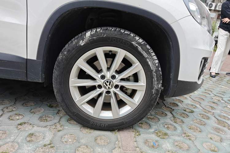 Used Volkswagen Tiguan 2016 280TSI Automatic Two-Wheel-Drive Silk Road Style Edition Right Front Wheel Hub