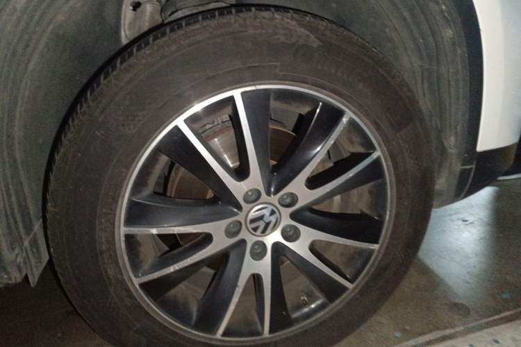 Used Volkswagen Tiguan 2016 300TSI Automatic Two-Wheel Drive Luxury Edition Right Front Wheel Hub