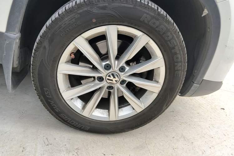 Used Volkswagen Tiguan 2016 300TSI Automatic Two-Wheel Drive Comfort Edition Right Front Wheel Hub