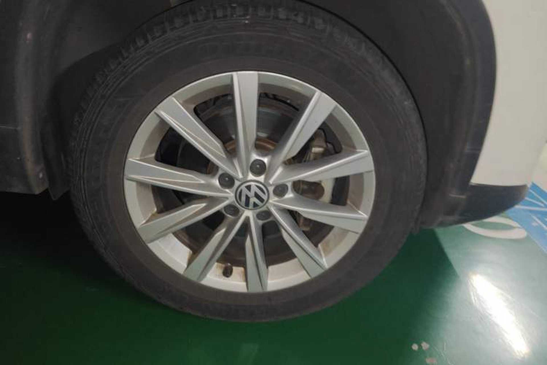 Used Volkswagen Tiguan 2016 280TSI Automatic Two-Wheel-Drive Silk Road Style Edition Right Front Wheel Hub