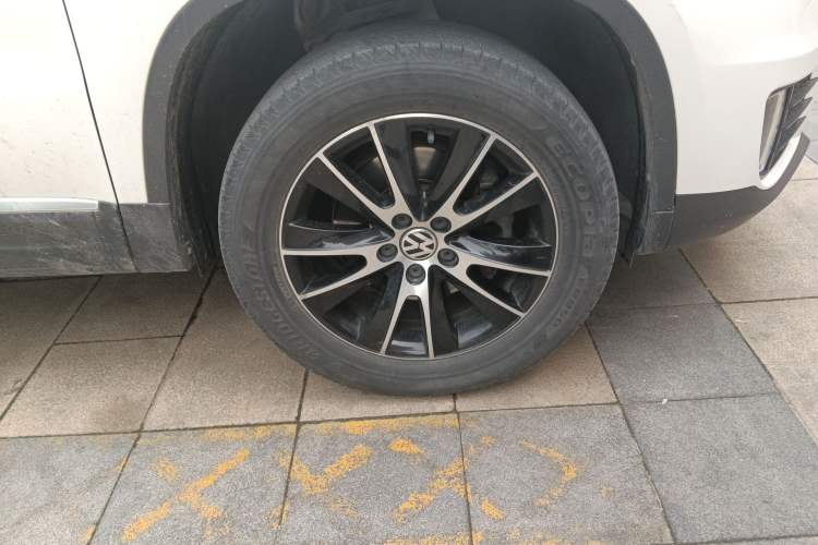Used Volkswagen Tiguan 2016 300TSI Automatic Two-Wheel Drive Luxury Edition Right Front Wheel Hub