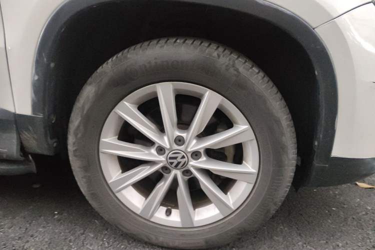 Used Volkswagen Tiguan 2016 280TSI Automatic Two-Wheel-Drive Silk Road Style Edition Right Front Wheel Hub