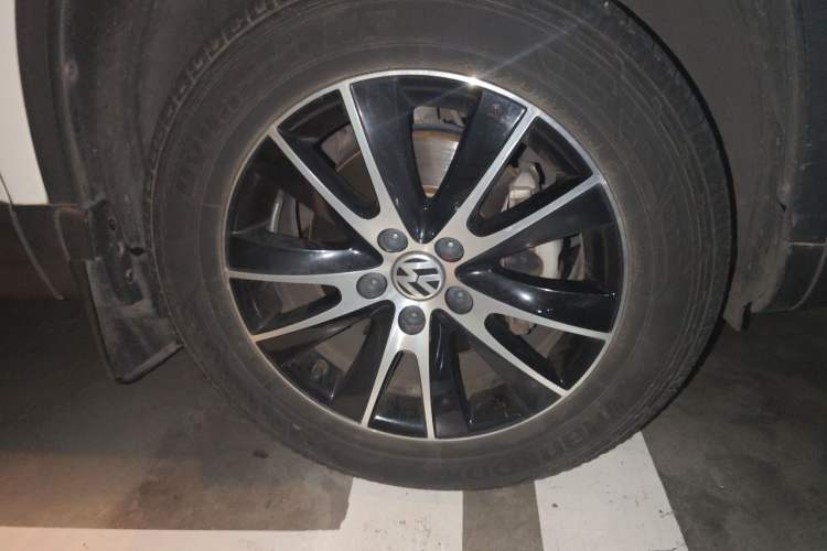 Used Volkswagen Tiguan 2016 300TSI Automatic Two-Wheel Drive Luxury Edition Right Front Wheel Hub