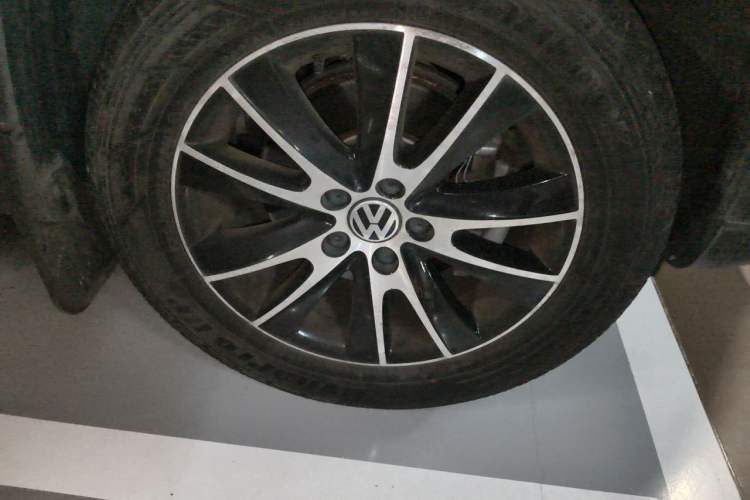 Used Volkswagen Tiguan 2016 300TSI Automatic Two-Wheel Drive Luxury Edition Right Front Wheel Hub