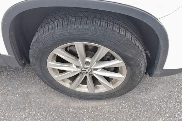 Used Volkswagen Tiguan 2016 300TSI Automatic Two-Wheel Drive Comfort Edition Right Front Wheel Hub