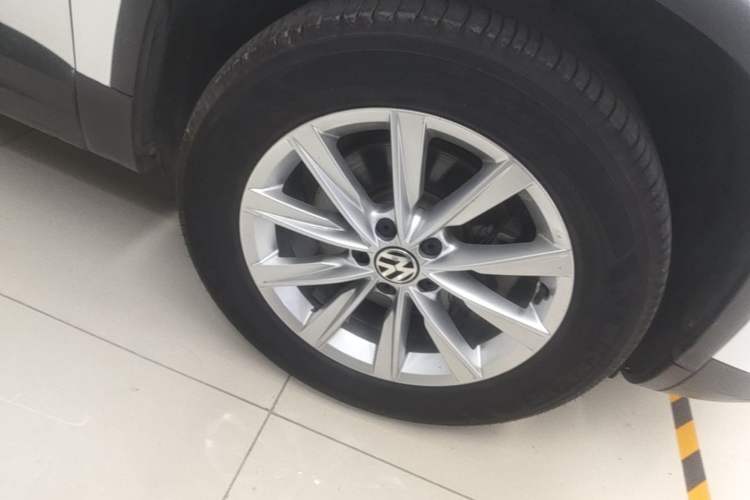 Used Volkswagen Tiguan 2016 300TSI Automatic All-Wheel Drive Fashion Vision Edition Right Front Wheel Hub